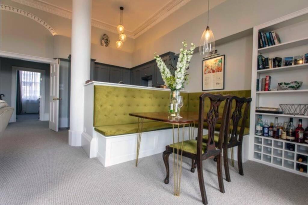 Stylish Georgian Retreat Leilighet Bath Eksteriør bilde